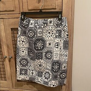 Trina Turk Black and White Patterned Pencil Skirt